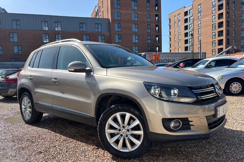 Volkswagen Tiguan MATCH TDI BLUEMOTION TECH 4x4 AUTOMATIC! 11 SERVICES! SAT NAV !! 1