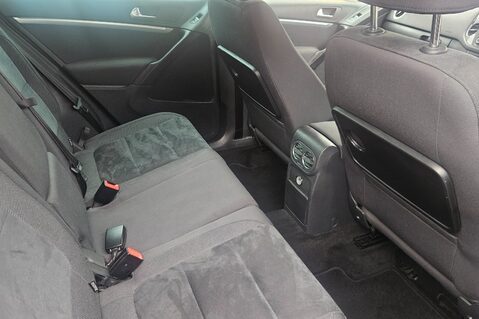 Volkswagen Tiguan MATCH TDI BLUEMOTION TECH 4x4 AUTOMATIC! 11 SERVICES! SAT NAV !! 20