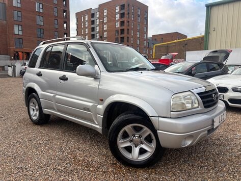 Suzuki Grand Vitara 16V LOOK! JUST 63000 MILES! SERVICE HISTORY! 8 STAMPS! 4X4!