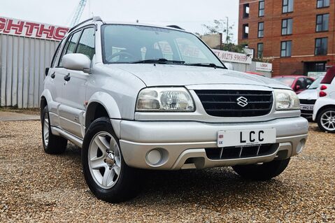 Suzuki Grand Vitara 16V LOOK! JUST 63000 MILES! SERVICE HISTORY! 8 STAMPS! 4X4! 1