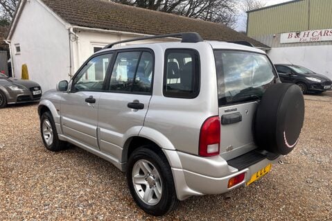 Suzuki Grand Vitara 16V LOOK! JUST 63000 MILES! SERVICE HISTORY! 8 STAMPS! 4X4! 18