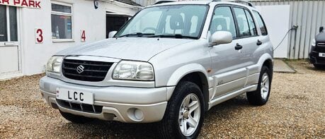 Suzuki Grand Vitara 16V LOOK! JUST 63000 MILES! SERVICE HISTORY! 8 STAMPS! 4X4! 1