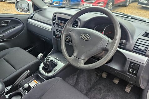 Suzuki Grand Vitara 16V LOOK! JUST 63000 MILES! SERVICE HISTORY! 8 STAMPS! 4X4! 18
