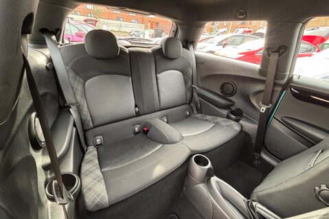Mini Hatch COOPER 1.5 CHILLI LOOK! JUST 46000 MILES! SERVICE HISTORY! MINI CONNECTED 16
