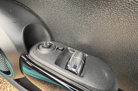 Mini Hatch COOPER 1.5 CHILLI LOOK! JUST 46000 MILES! SERVICE HISTORY! MINI CONNECTED 15