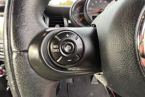 Mini Hatch COOPER 1.5 CHILLI LOOK! JUST 46000 MILES! SERVICE HISTORY! MINI CONNECTED 27