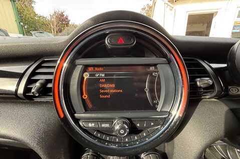 Mini Hatch COOPER 1.5 CHILLI LOOK! JUST 46000 MILES! SERVICE HISTORY! MINI CONNECTED 4