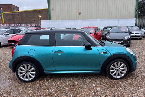 Mini Hatch COOPER 1.5 CHILLI LOOK! JUST 46000 MILES! SERVICE HISTORY! MINI CONNECTED 8