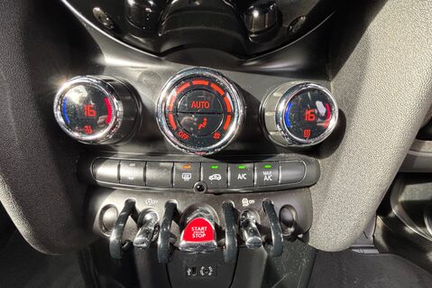 Mini Hatch COOPER 1.5 CHILLI LOOK! JUST 46000 MILES! SERVICE HISTORY! MINI CONNECTED 20