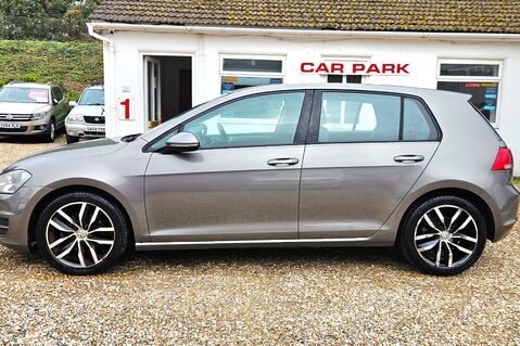 Volkswagen Golf SE TSI BLUEMOTION TECHNOLOGY.. 12 SERVICES.. 1 PREVIOUS KEEPER 3