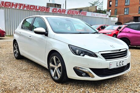 Peugeot 308 PURETECH S/S ALLURE.. AUTOMATIC.. 9 MAIN DEALER SERVICES. 1 PREVIOUS KEEPER
