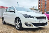 Peugeot 308 PURETECH S/S ALLURE.. AUTOMATIC.. 9 MAIN DEALER SERVICES. 1 PREVIOUS KEEPER 3