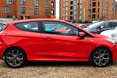 Ford Fiesta ST-LINE LOOK! 1 OWNER FROM NEW!  STUNNING CAR! 12