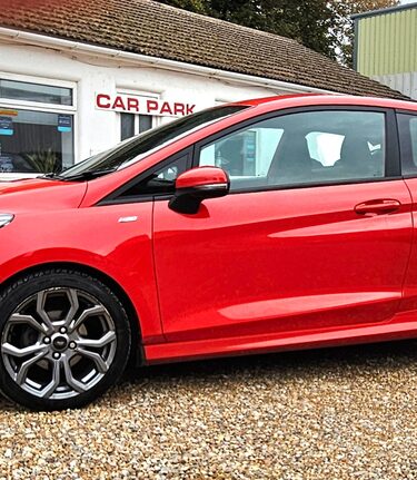 Ford Fiesta ST-LINE LOOK! 1 OWNER FROM NEW!  STUNNING CAR! 3