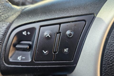 Kia Venga 3 1.6 .. AUTOMATIC.. ELECTRIC SUNROOF.. HEATED FRONT SEATS... 11 SERVICES 30