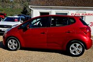 Kia Venga 3 1.6 .. AUTOMATIC.. ELECTRIC SUNROOF.. HEATED FRONT SEATS... 11 SERVICES 13