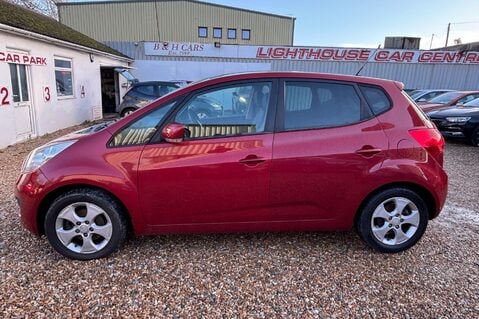 Kia Venga 3 1.6 .. AUTOMATIC.. ELECTRIC SUNROOF.. HEATED FRONT SEATS... 11 SERVICES 7