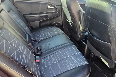 Kia Venga 3 1.6 .. AUTOMATIC.. ELECTRIC SUNROOF.. HEATED FRONT SEATS... 11 SERVICES 19