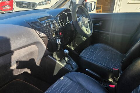 Kia Venga 3 1.6 .. AUTOMATIC.. ELECTRIC SUNROOF.. HEATED FRONT SEATS... 11 SERVICES 23