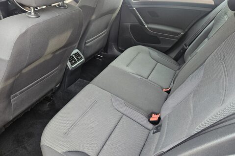Volkswagen Golf MATCH TDI BLUEMOTION TECHNOLOGY LOOK! £20 TAX!DAB,BLUETOOTH 35