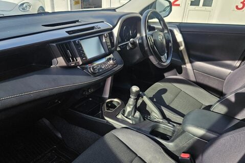 Toyota Rav 4 D-4D BUSINESS EDITION LOOK! 37000 MILES! 1 OWNER! SAT NAVIGATION 18