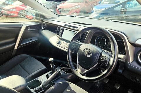 Toyota Rav 4 D-4D BUSINESS EDITION LOOK! 37000 MILES! 1 OWNER! SAT NAVIGATION 13