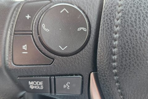 Toyota Rav 4 D-4D BUSINESS EDITION LOOK! 37000 MILES! 1 OWNER! SAT NAVIGATION 22