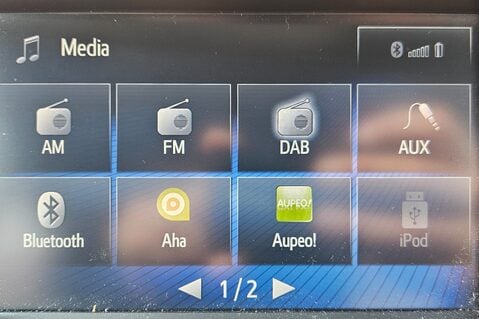 Toyota Rav 4 D-4D BUSINESS EDITION LOOK! 37000 MILES! 1 OWNER! SAT NAVIGATION 21