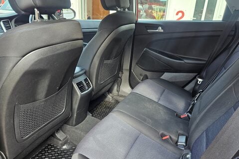 Hyundai TUCSON GDI SE BLUE DRIVE LOOK! 37000 MILES! 1 PREVIOUS OWNER! 8 SERVICES 15