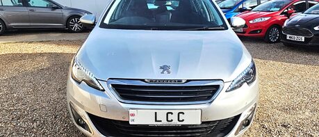 Peugeot 308 PURETECH ALLURE LAST OWNER SINCE 2017..7 SERVICES..SAT NAV.. STUNNING 1