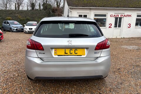 Peugeot 308 PURETECH ALLURE LAST OWNER SINCE 2017..7 SERVICES..SAT NAV.. £35 TAX.. 3