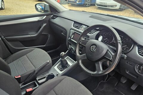 Skoda Octavia SE TDI CR..1 PREVIOUS OWNER..INCREDIBLY LOW MILEAGE ONLY £20 R/TAX 14