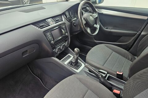 Skoda Octavia SE TDI CR..1 PREVIOUS OWNER..INCREDIBLY LOW MILEAGE ONLY £20 R/TAX 18