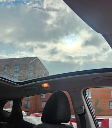 Nissan Qashqai N-TEC PLUS DIG-T.1 PREVIOUS OWNER.GLASS ROOF,SAT NAV,CRUISE,LANE ASSIST   3