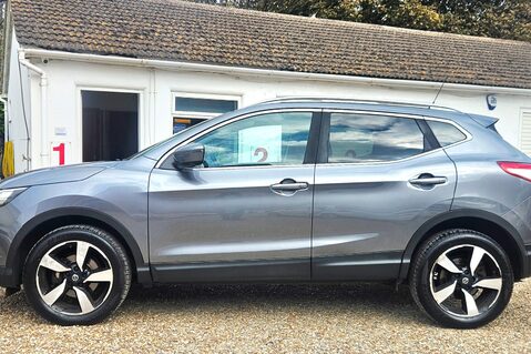 Nissan Qashqai N-TEC PLUS DIG-T.1 PREVIOUS OWNER.GLASS ROOF,SAT NAV,CRUISE,LANE ASSIST   10