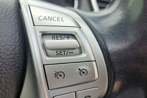 Nissan Qashqai N-TEC PLUS DIG-T.1 PREVIOUS OWNER.GLASS ROOF,SAT NAV,CRUISE,LANE ASSIST   23