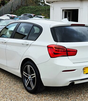 BMW 1 Series 118I SPORT LOOK! JUST 58000 MILES! SAT NAV! BLUETOOTH! 3
