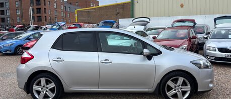 Toyota Auris SR VALVEMATIC LOOK! ONLY 43000 MILES! 10 SERVICE STAMPS LAST ONE @ 39K 1