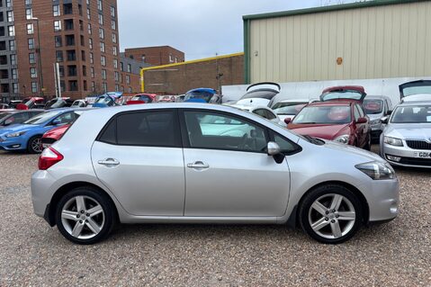 Toyota Auris SR VALVEMATIC LOOK! ONLY 43000 MILES! 10 SERVICE STAMPS LAST ONE @ 39K 5