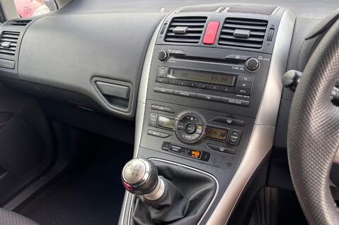 Toyota Auris SR VALVEMATIC LOOK! ONLY 43000 MILES! 10 SERVICE STAMPS LAST ONE @ 39K 3