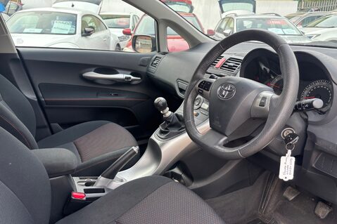 Toyota Auris SR VALVEMATIC LOOK! ONLY 43000 MILES! 10 SERVICE STAMPS LAST ONE @ 39K 2