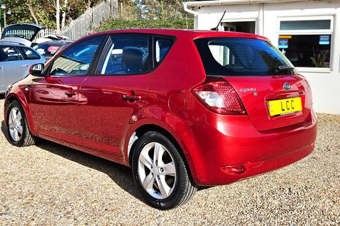 Kia Ceed 1.6 CRDI 2 LOOK! ONLY 59000 MILES! 13 SERVICES LAST ONE AT 58K £35 R/TAX! 6
