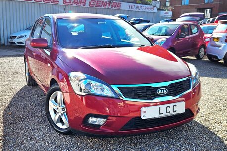 Kia Ceed 1.6 CRDI 2 LOOK! ONLY 59000 MILES! 13 SERVICES LAST ONE AT 58K £35 R/TAX!