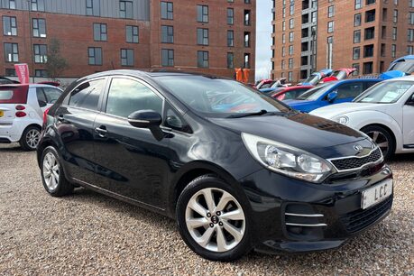 Kia Rio 2 ISG.. 1 PREVIOUS KEEPER.. £35 ROAD TAX.. 11 SERVICE STAMPS.LAST ONE @63K