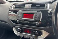 Kia Rio 2 ISG.. 1 PREVIOUS KEEPER.. £35 ROAD TAX.. 11 SERVICE STAMPS.LAST ONE @63K 5