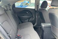 Kia Rio 2 ISG.. 1 PREVIOUS KEEPER.. £35 ROAD TAX.. 11 SERVICE STAMPS.LAST ONE @63K 4