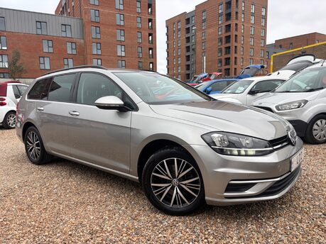 Volkswagen Golf SE NAVIGATION TSI BLUEMOTION TECHNOLOGY