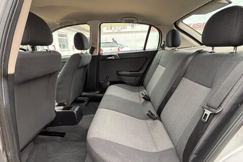 Vauxhall Astra ENVOY 1.6 AUTOMATIC LOOK! JUST 85000 MILES! 9