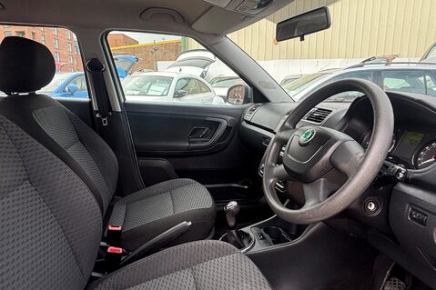 Skoda Fabia SE 12V AIR CONDITIONING! RADIO CD! LOW INSURANCE! 19