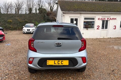 Kia Picanto WAVE. 6 MAIN DEALER SERVICES.. ONLY ONE OWNER.. REVERSING CAMERA.. A/C 9